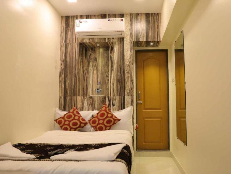 Golden Hotel